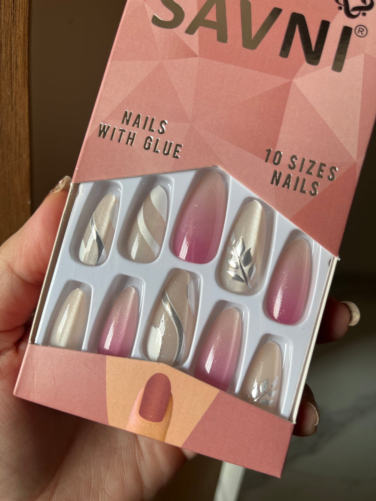 Cat eye pink silver nails