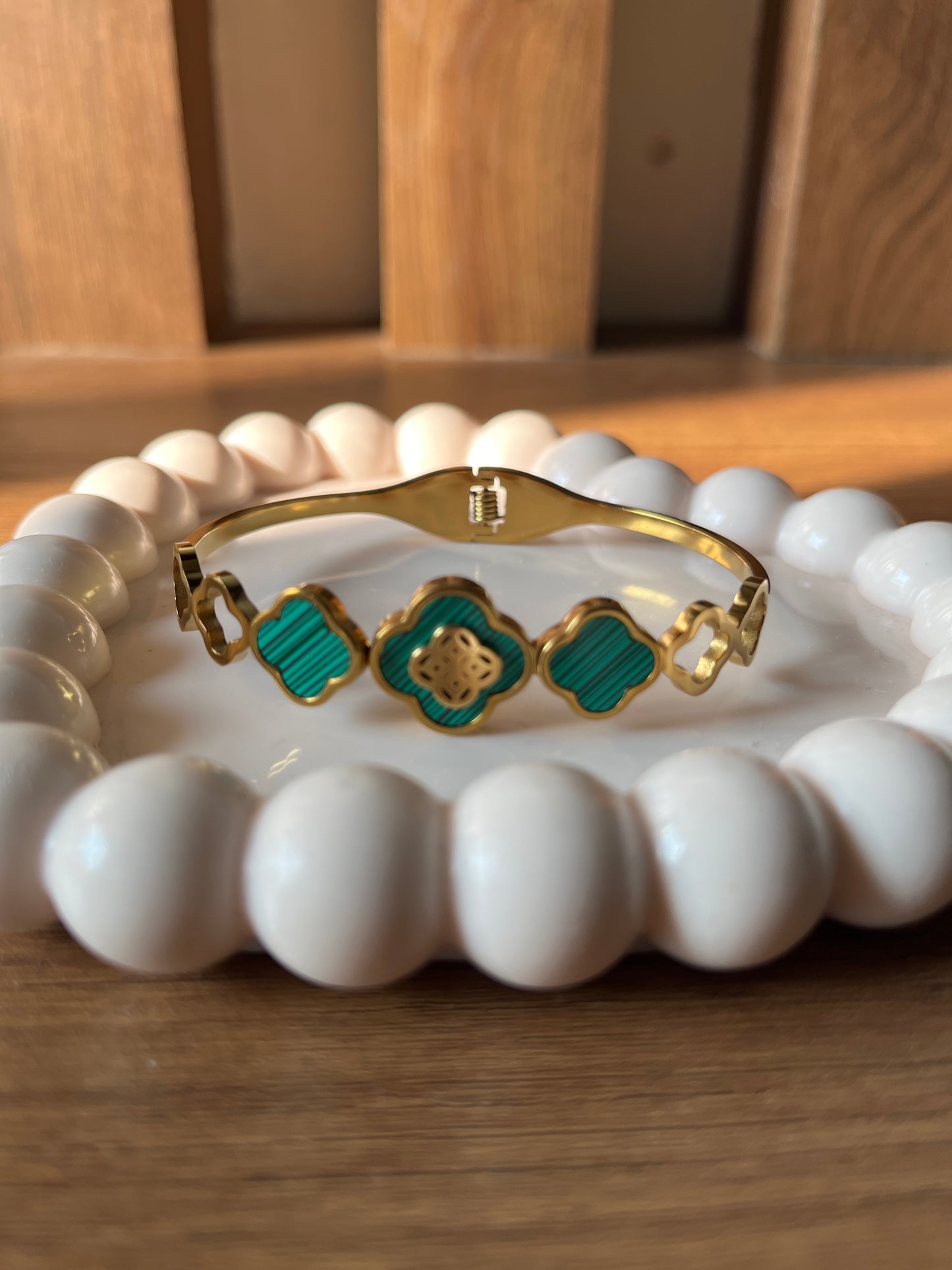 Green clover bracelet