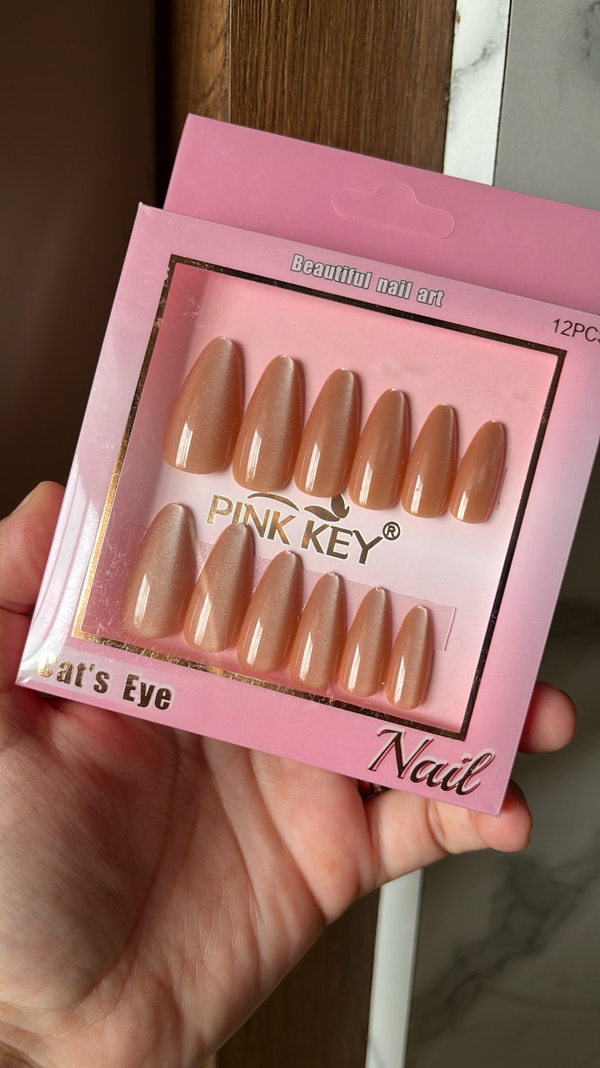 Nude cat eye