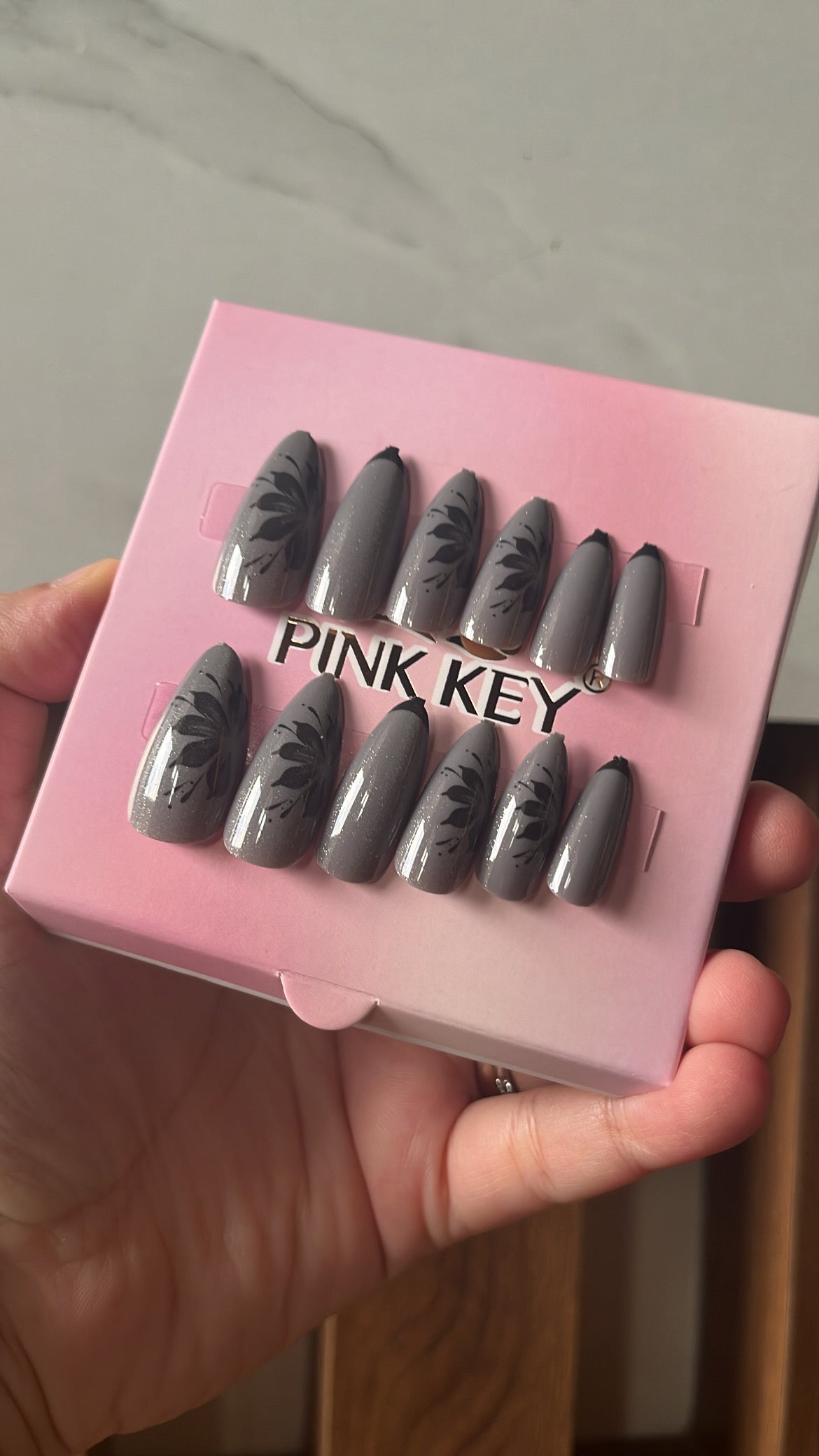 Grey flower shimmer nails