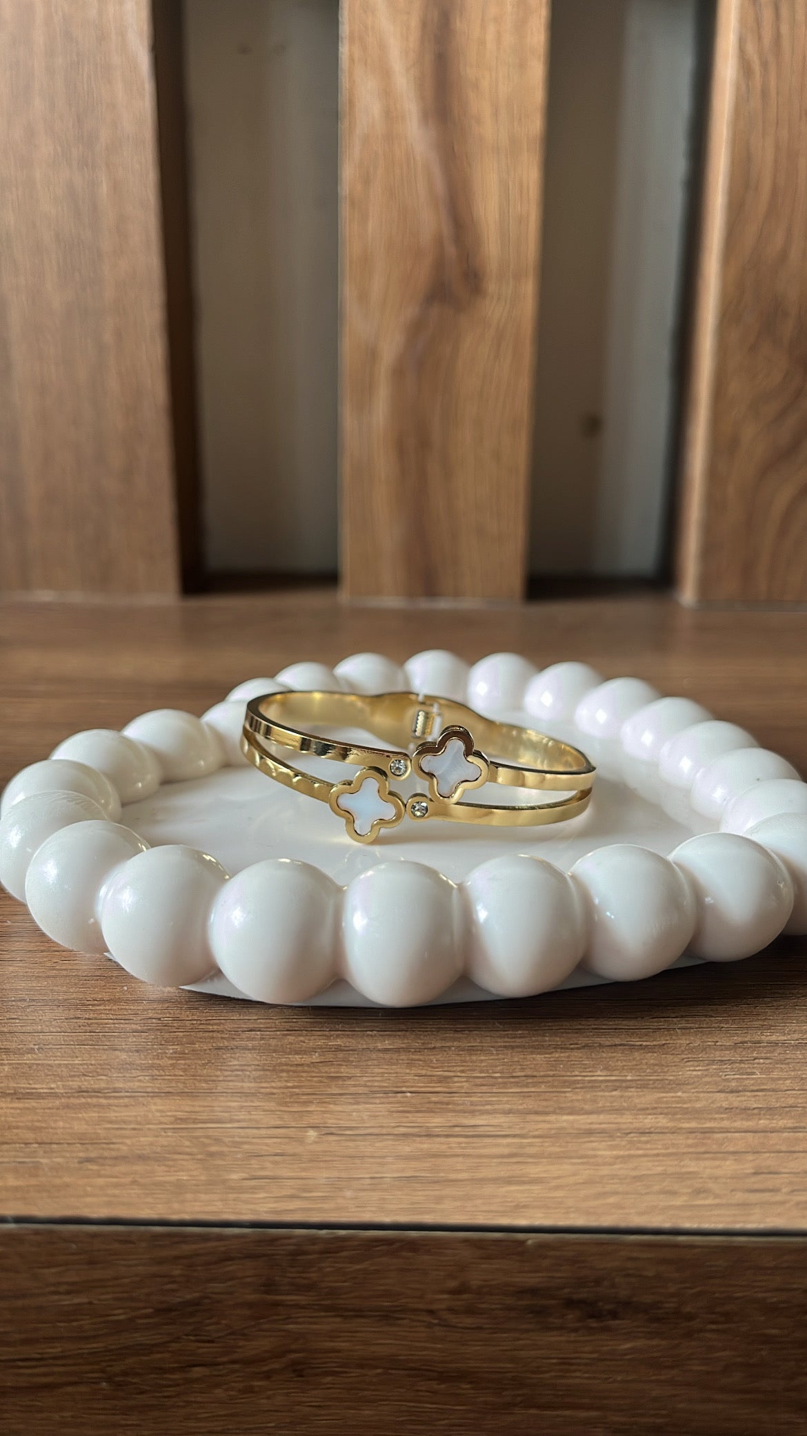 Baby size clover bracelet white