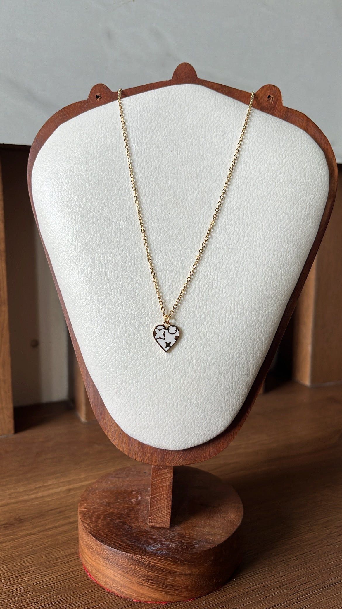 Minimal Heart pendant