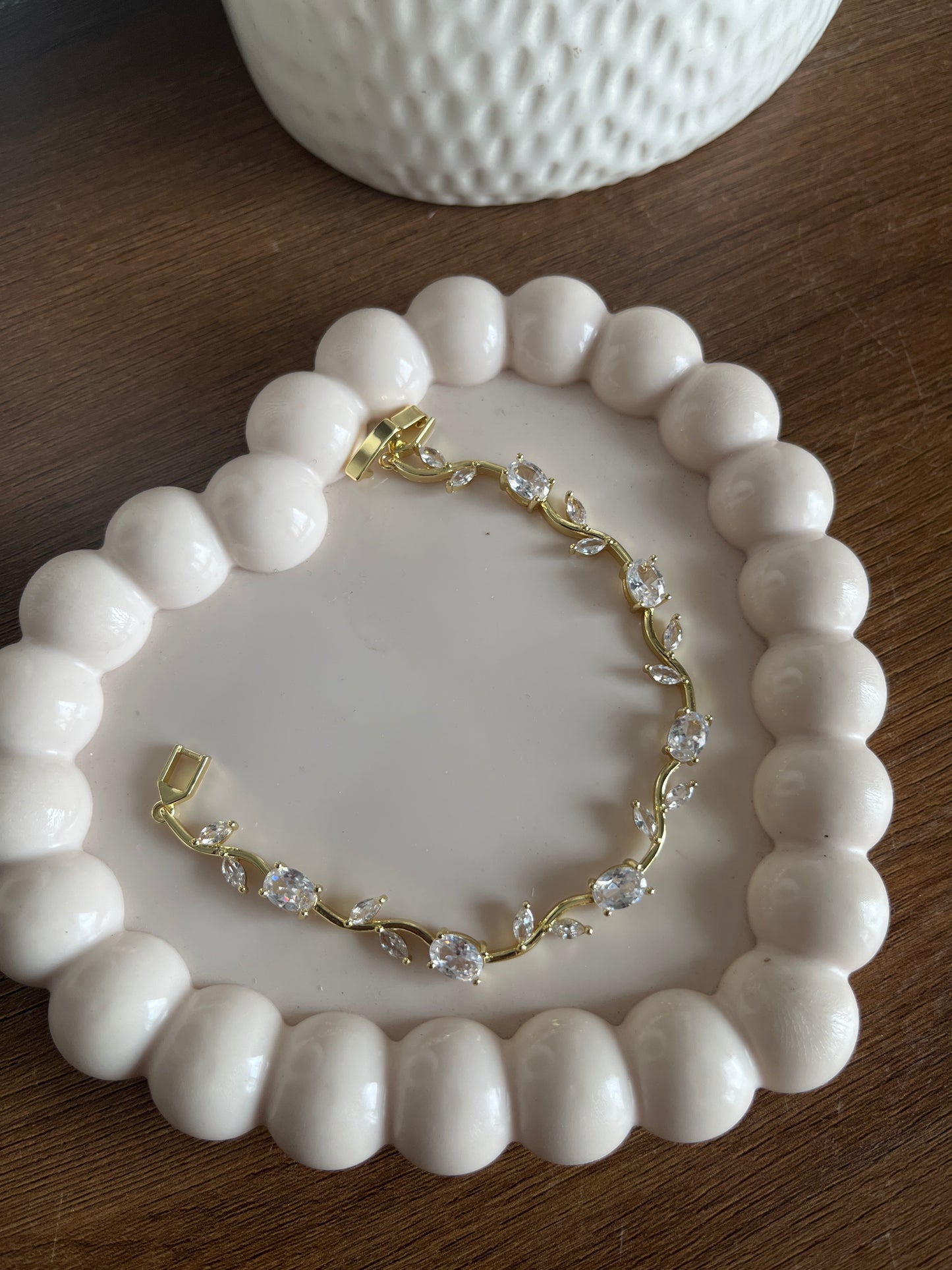 White tulip vine bracelet