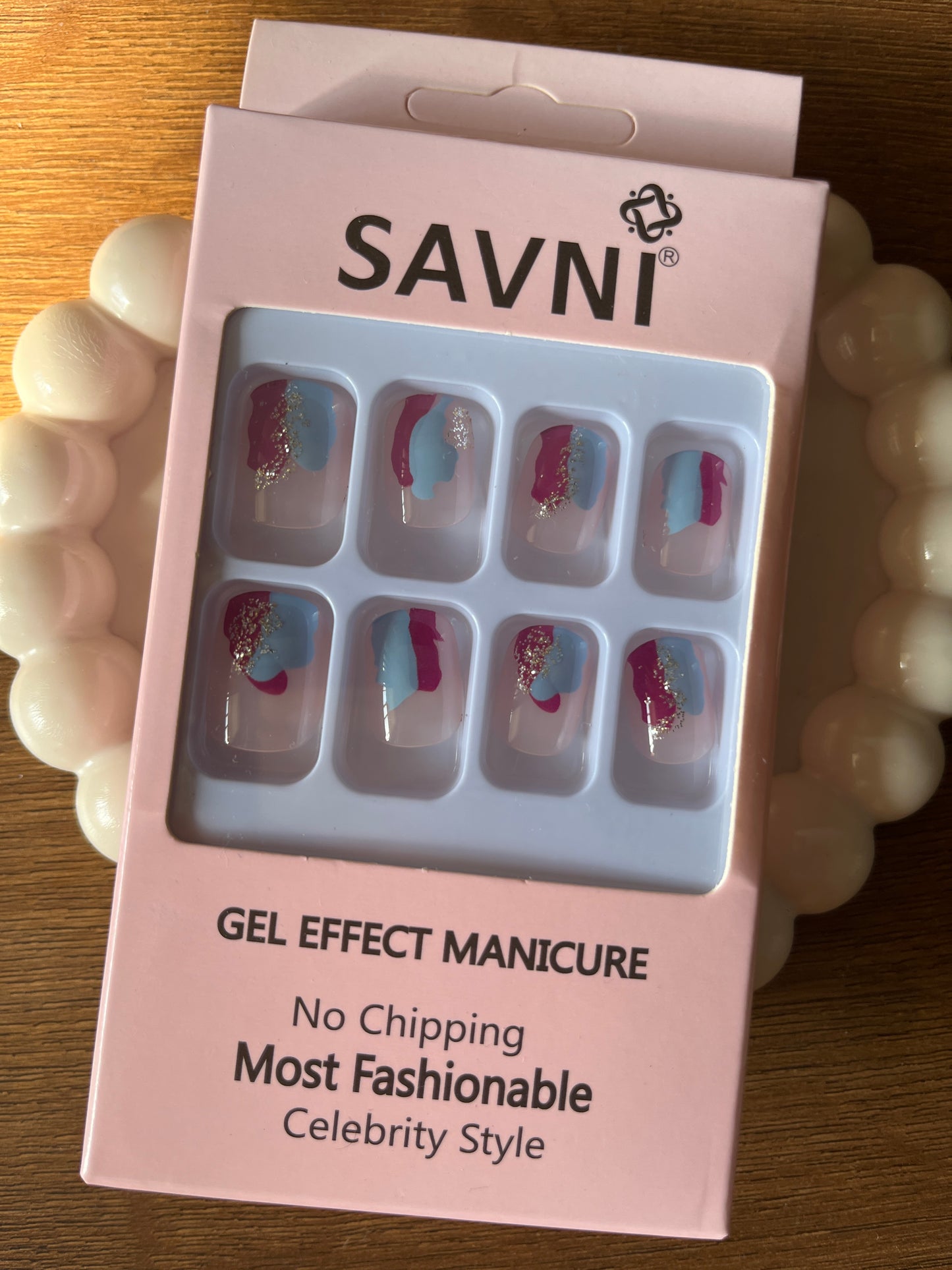 Chic set of 12 nails