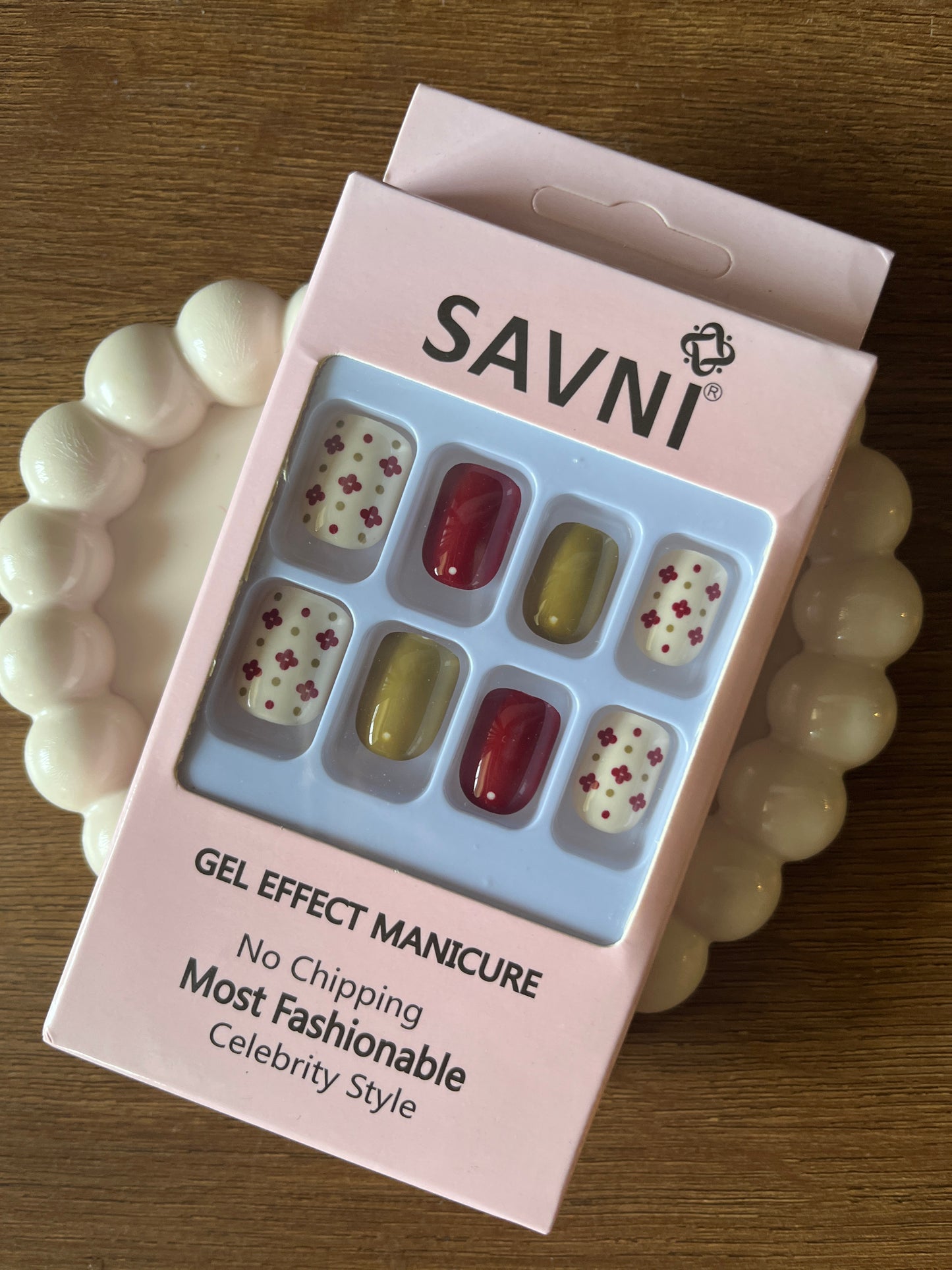 Maroon white set of 12 nails