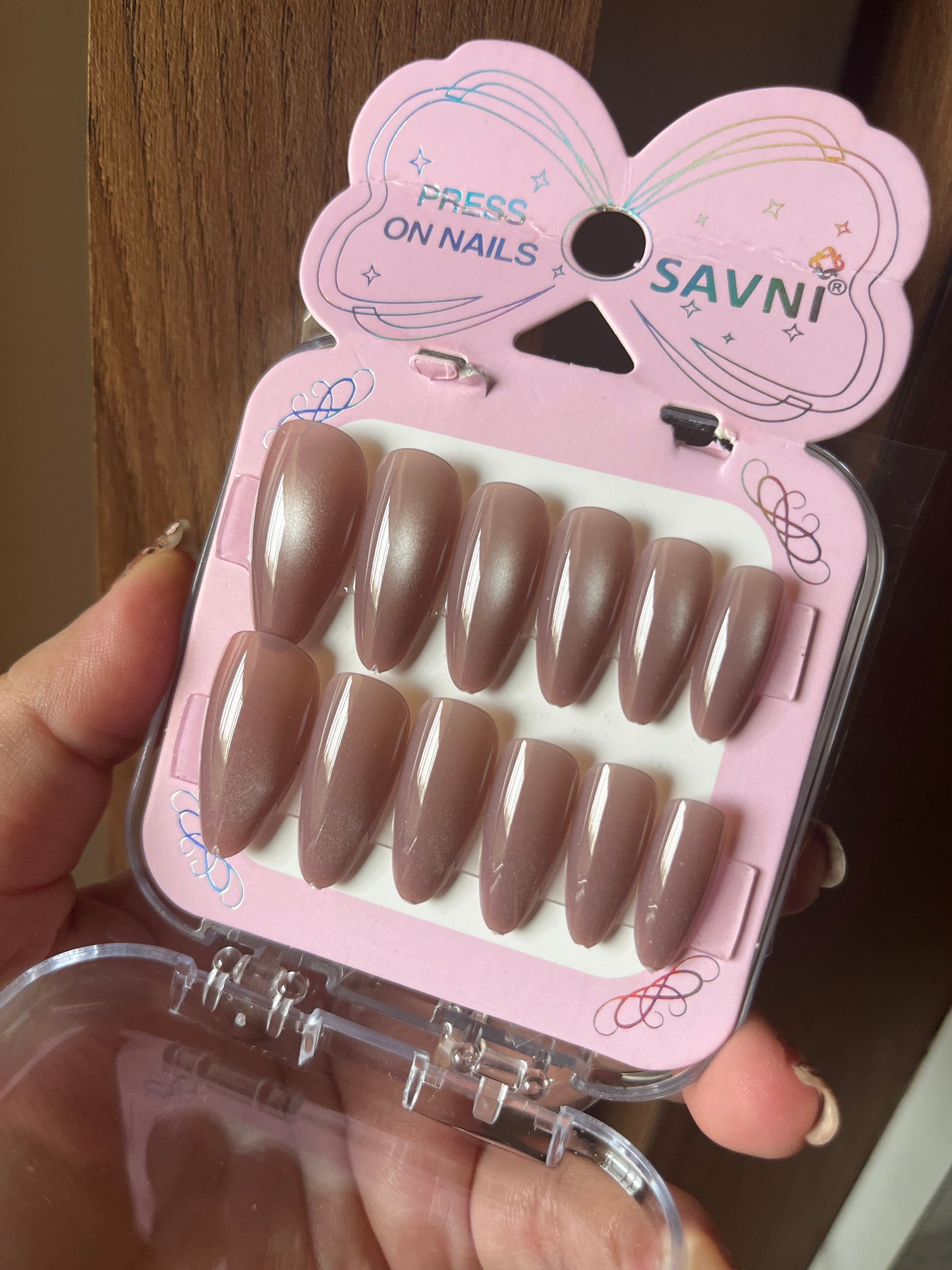 Dark Nude cat eye round finish