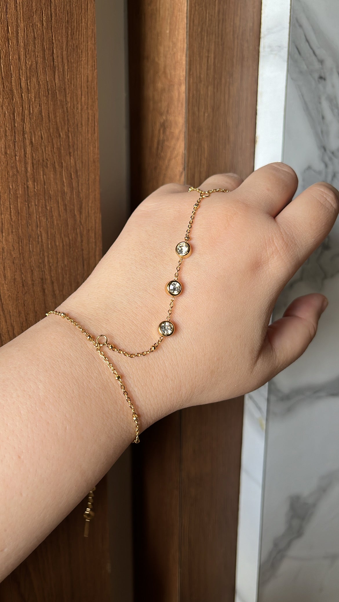 AD Solitaire Round Handchain