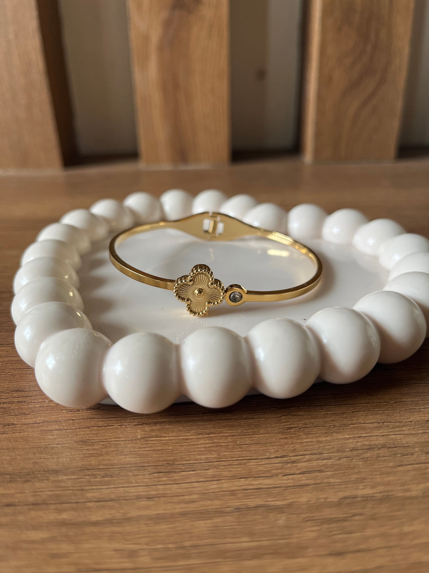 Gold clover bracelet
