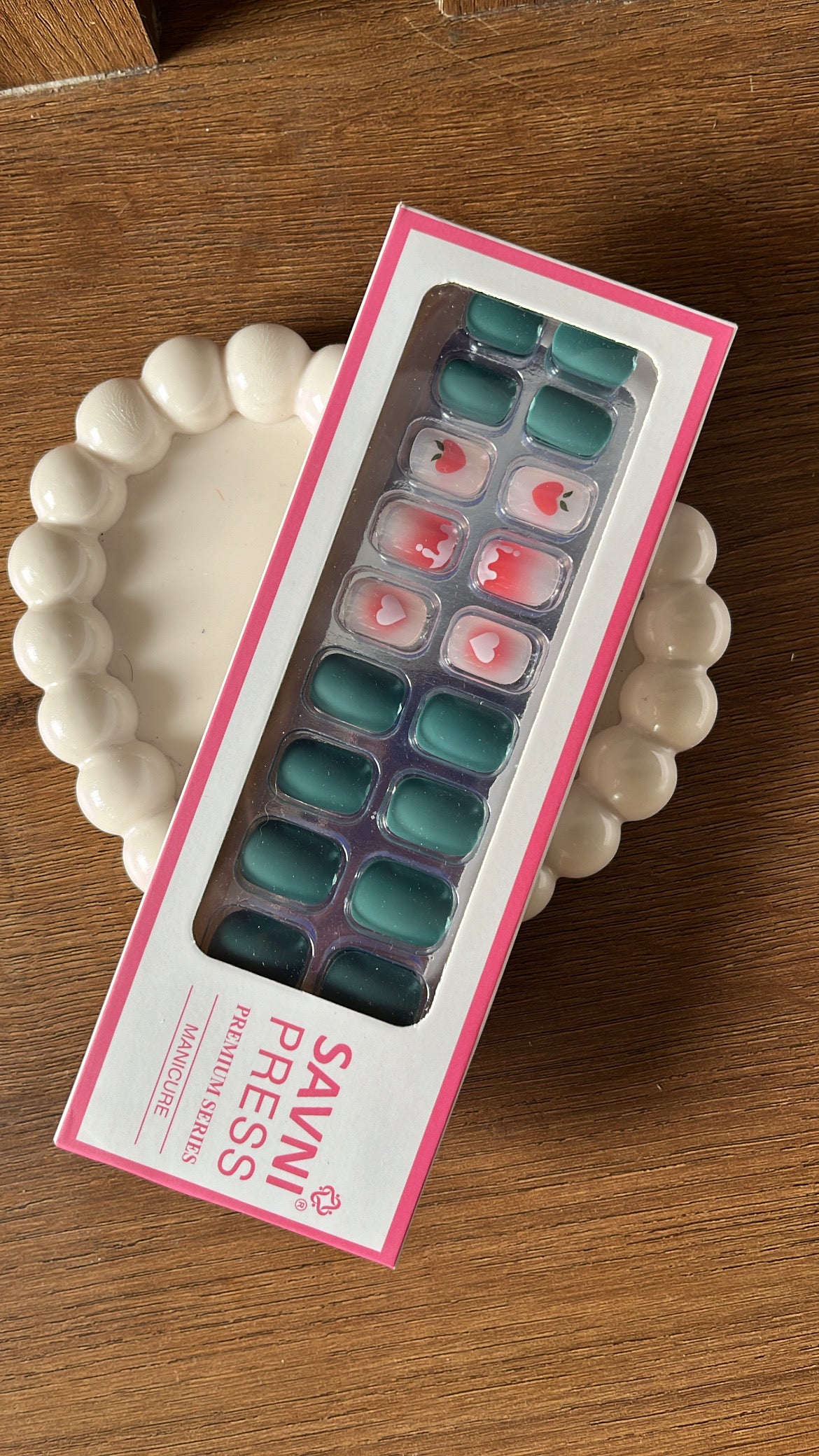 Green: 24 nails in a box - High Quality Nails