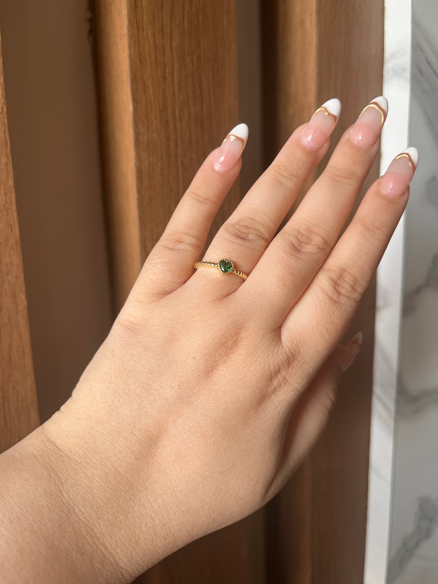 Emerald heart minimal ring
