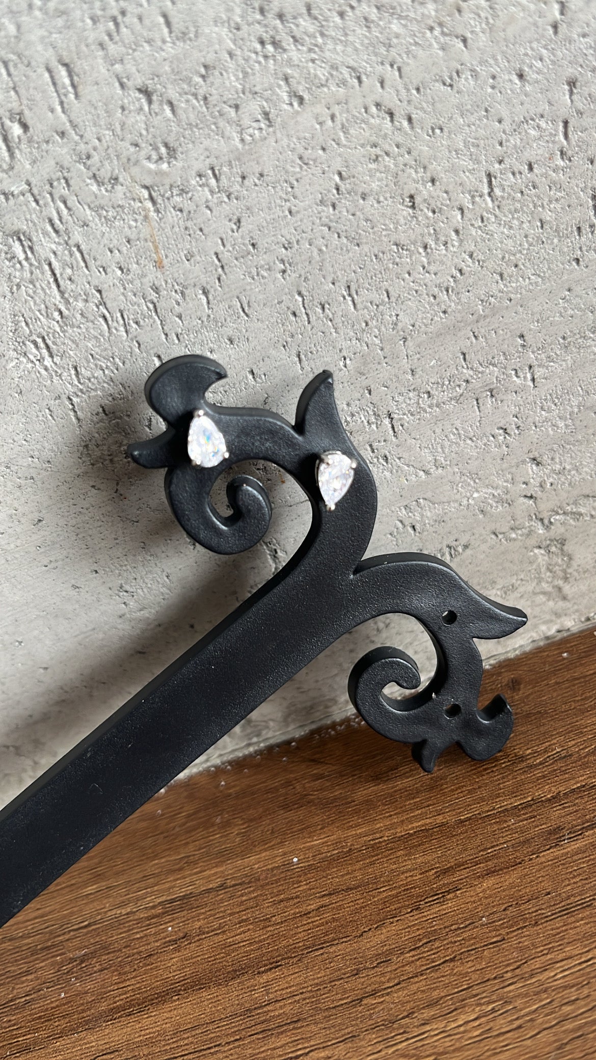 Tear drop silver stud