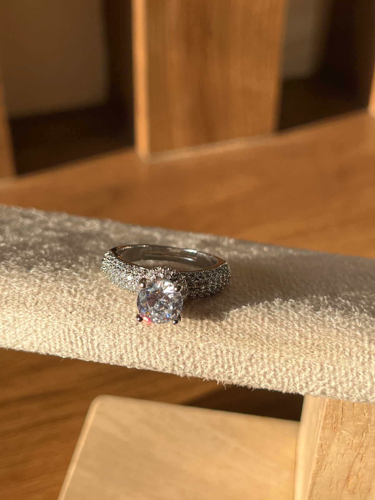 AD classic Solitaire ring