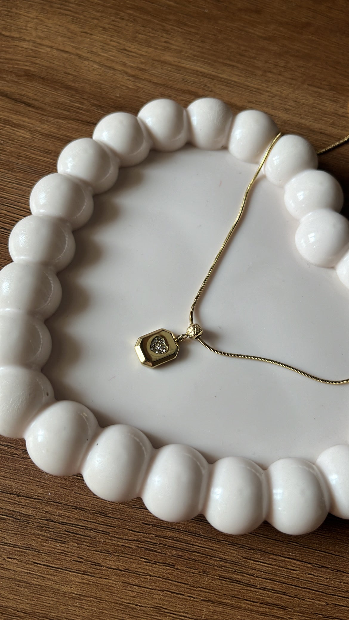 Minimal Heard pendant