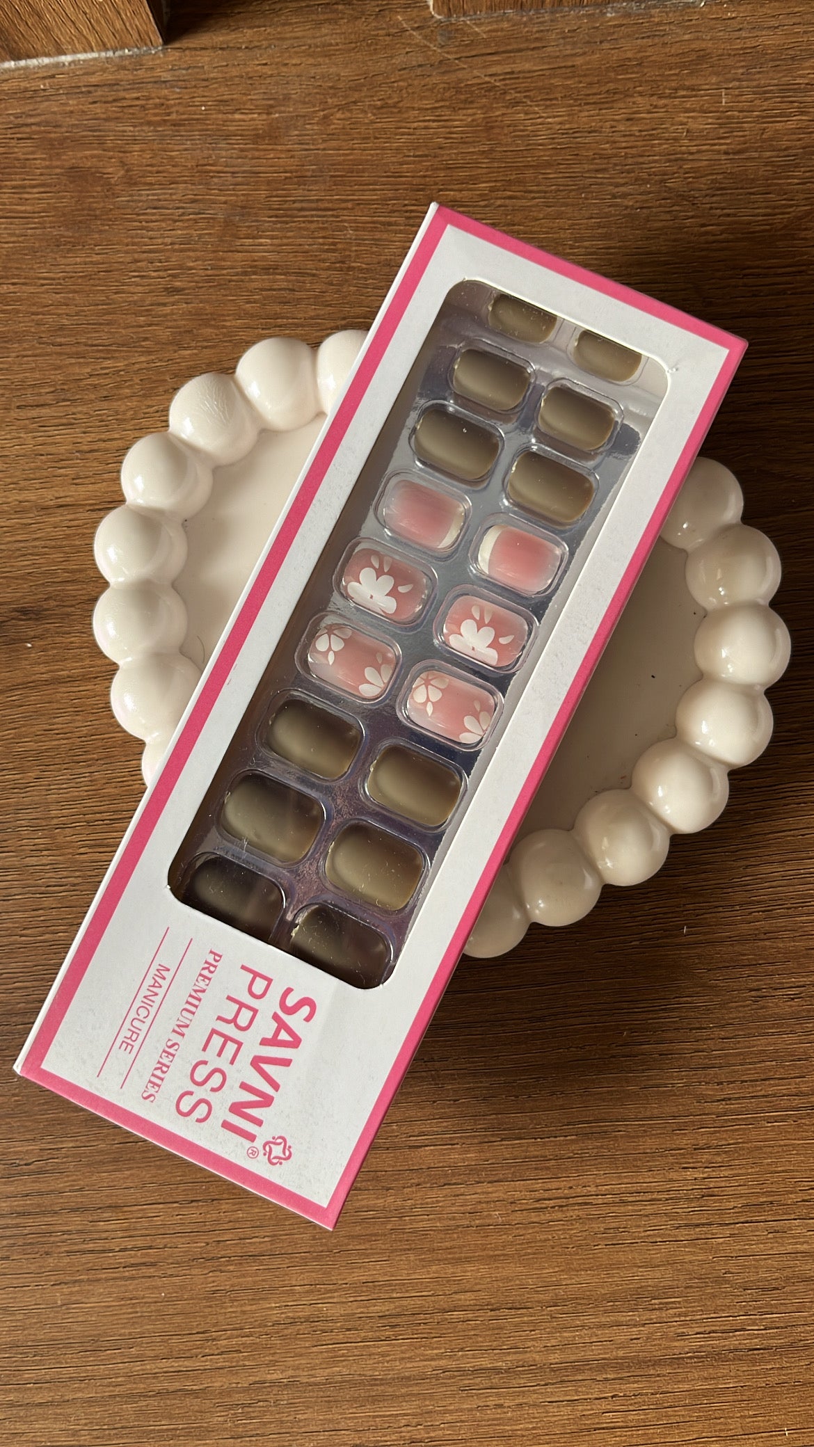 Brown: 24 nails in a box - High Quality Nails