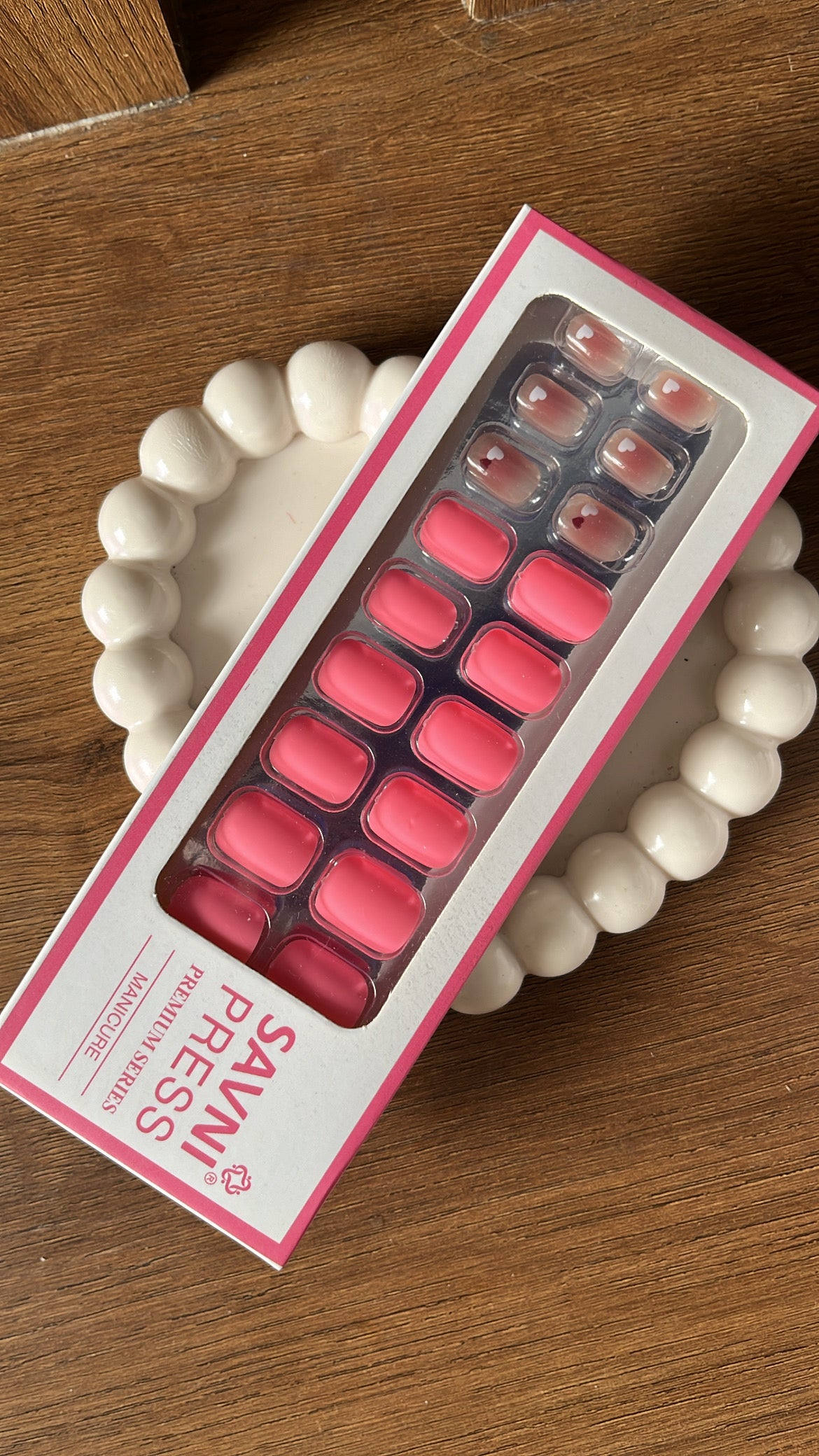 Pink: 24 nails in a box - High Quality Nails