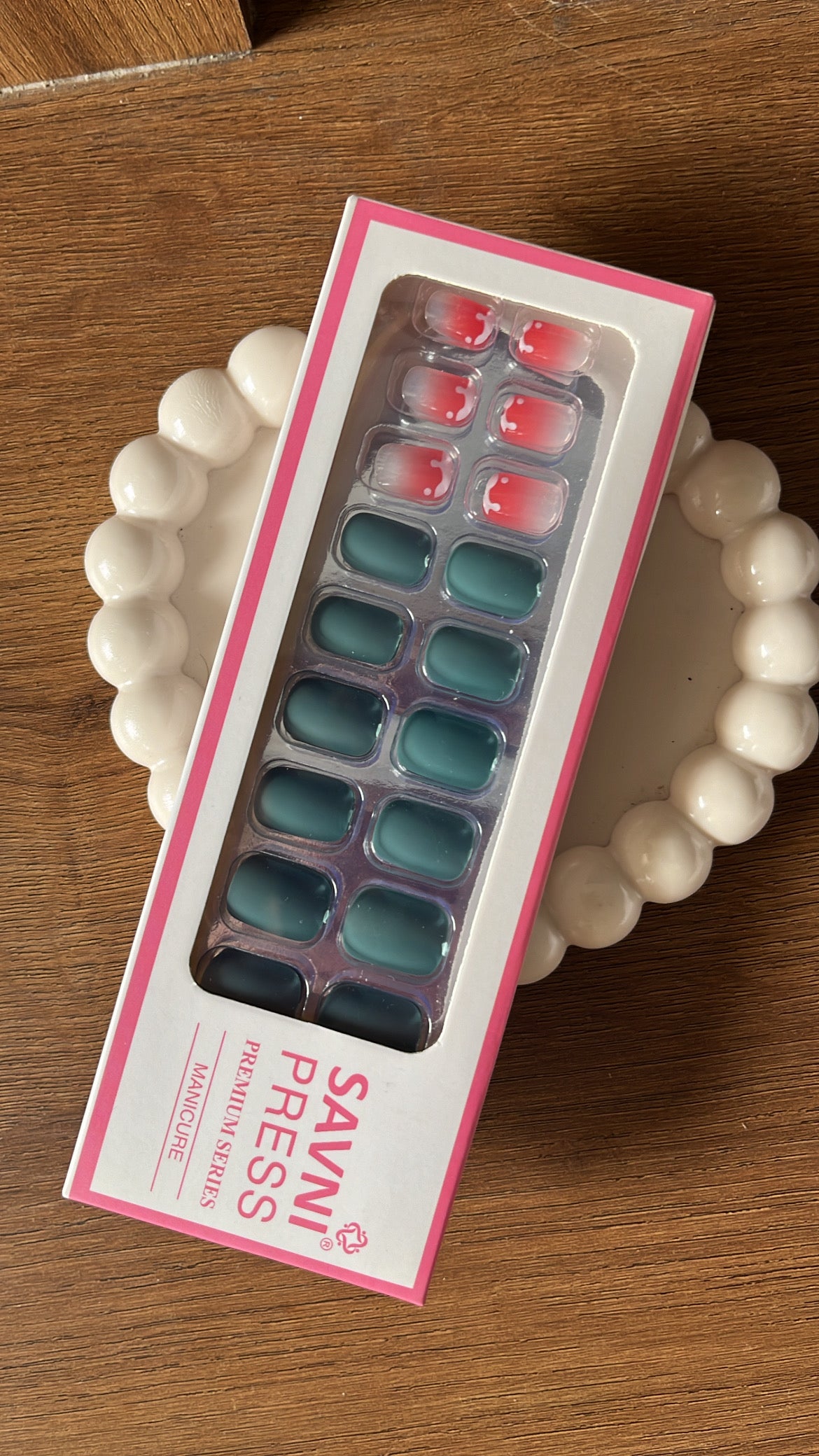 Green: 24 nails in a box - High Quality Nails