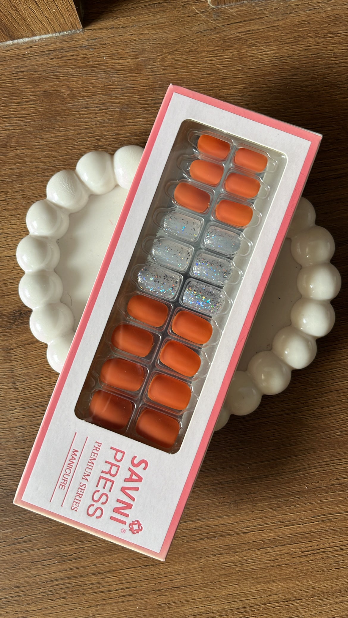 Orange: 24 nails in a box - High Quality Nails