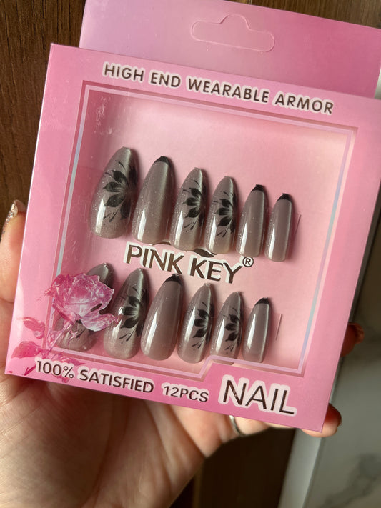 Lavender brown cat eye flower