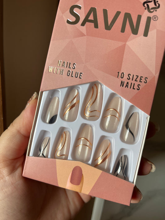 Minimal cat eye nails