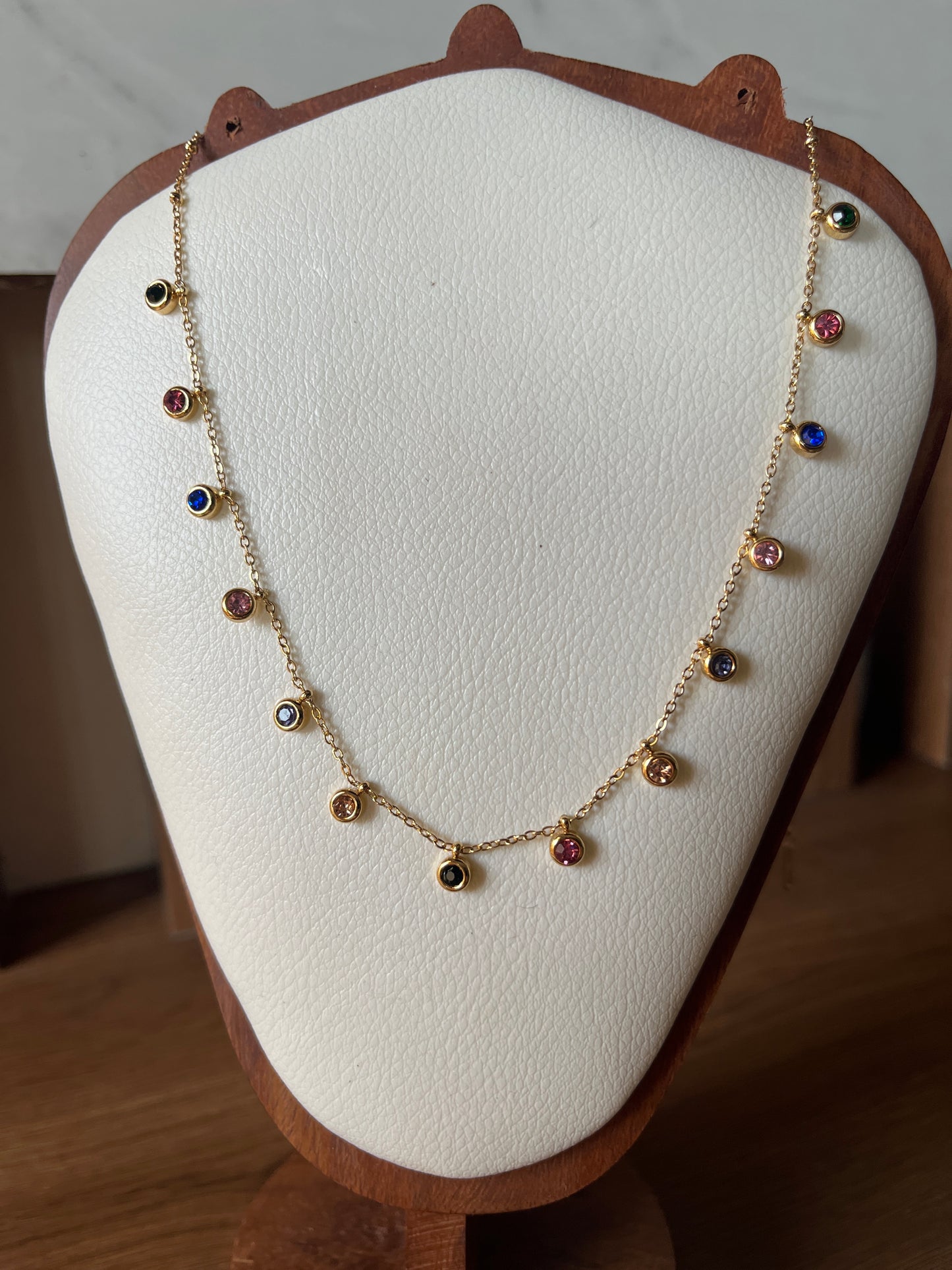 Multicoloured round necklace-small stones