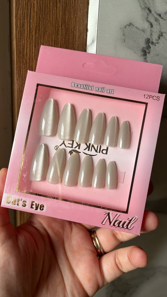 Nude grey cat eye