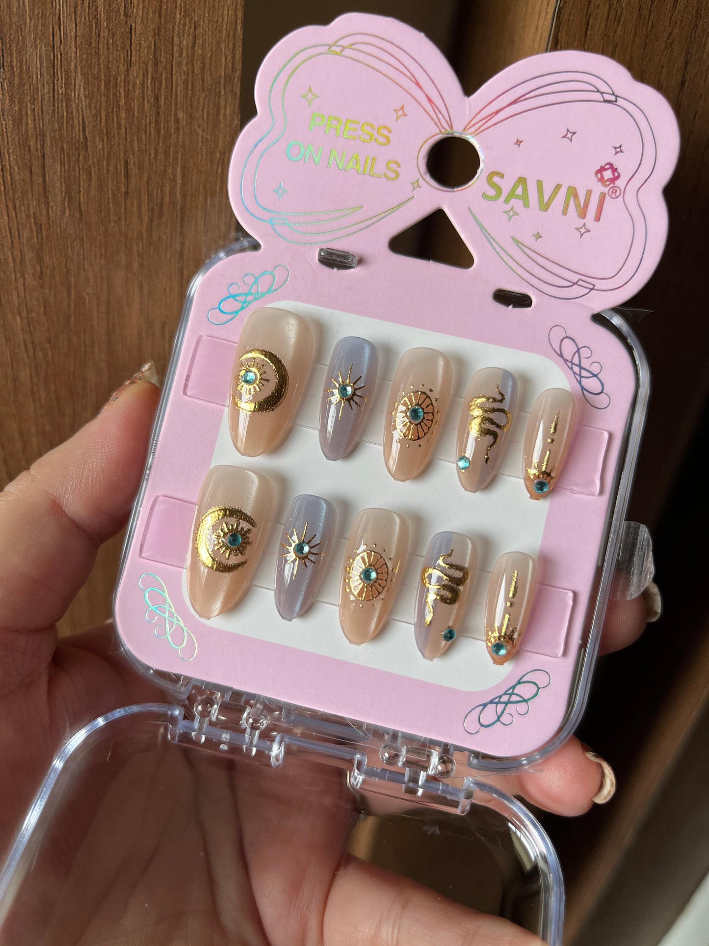 Cat eye lavender nude nails