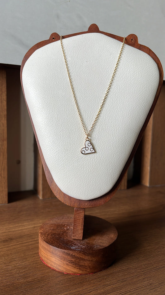 Minimal Heart pendant White