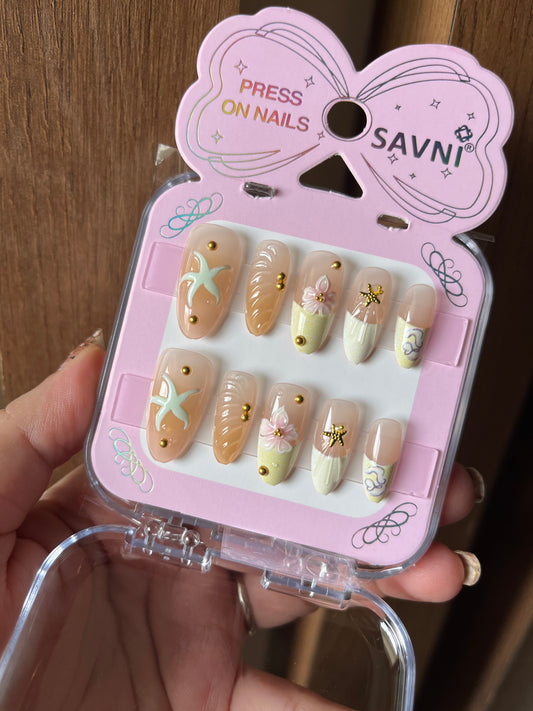 Beach vacation nails