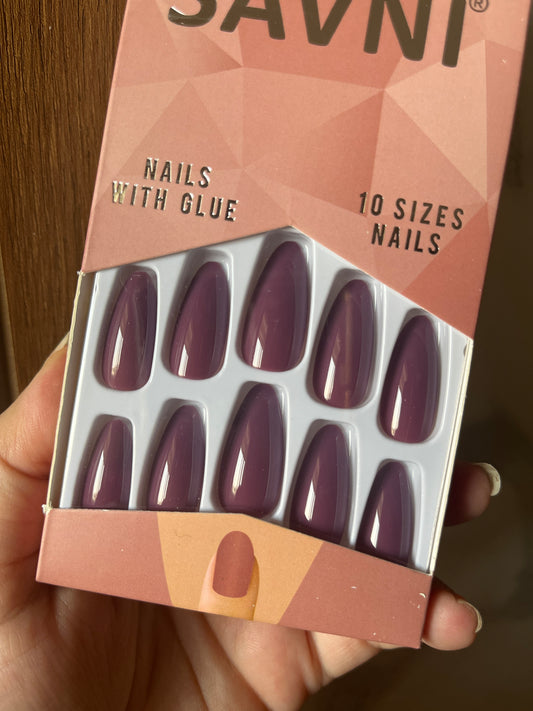 Wine gloss nails with tabs