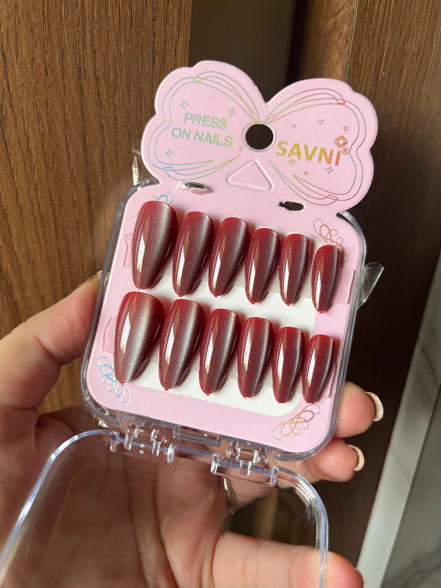 Red silver cat eye nails