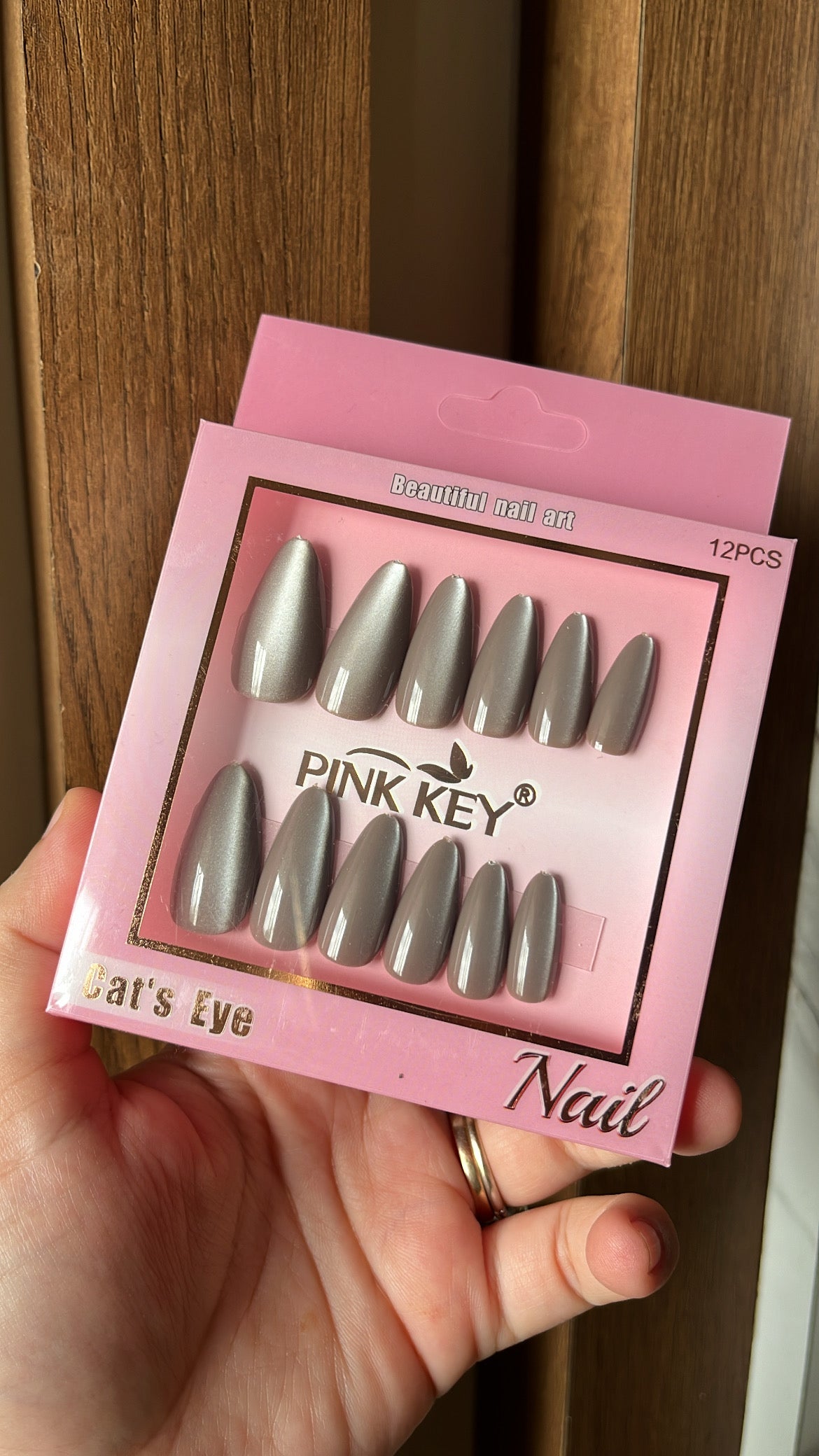 Grey cat eye