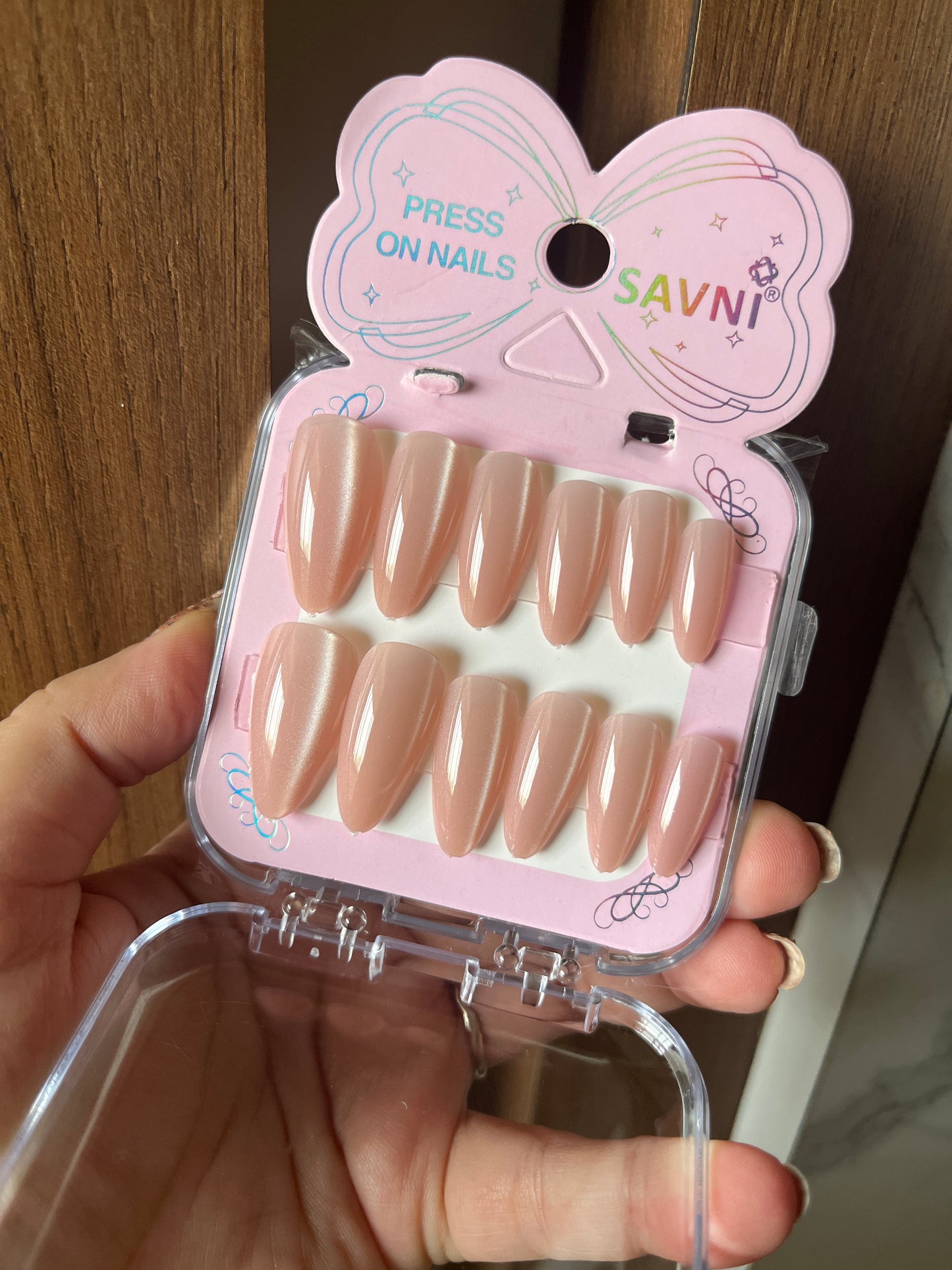 Peach nude cat eye nails