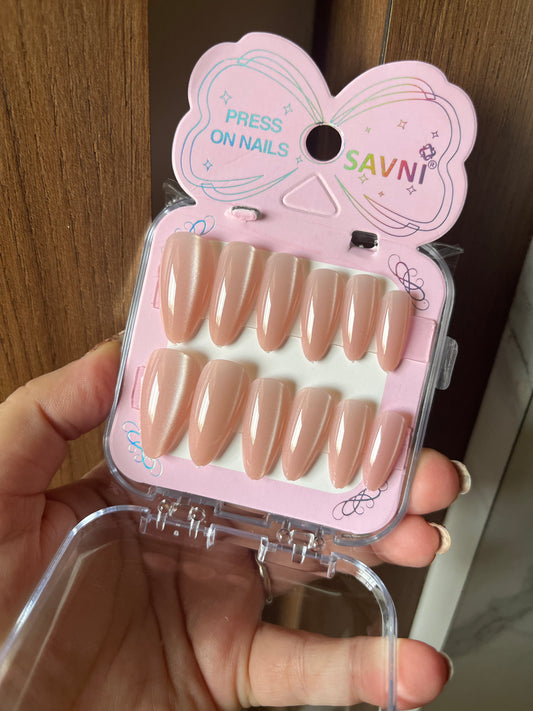 Peach nude cat eye nails