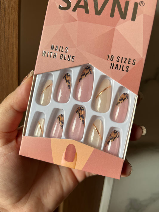 Animal print cat eye nails