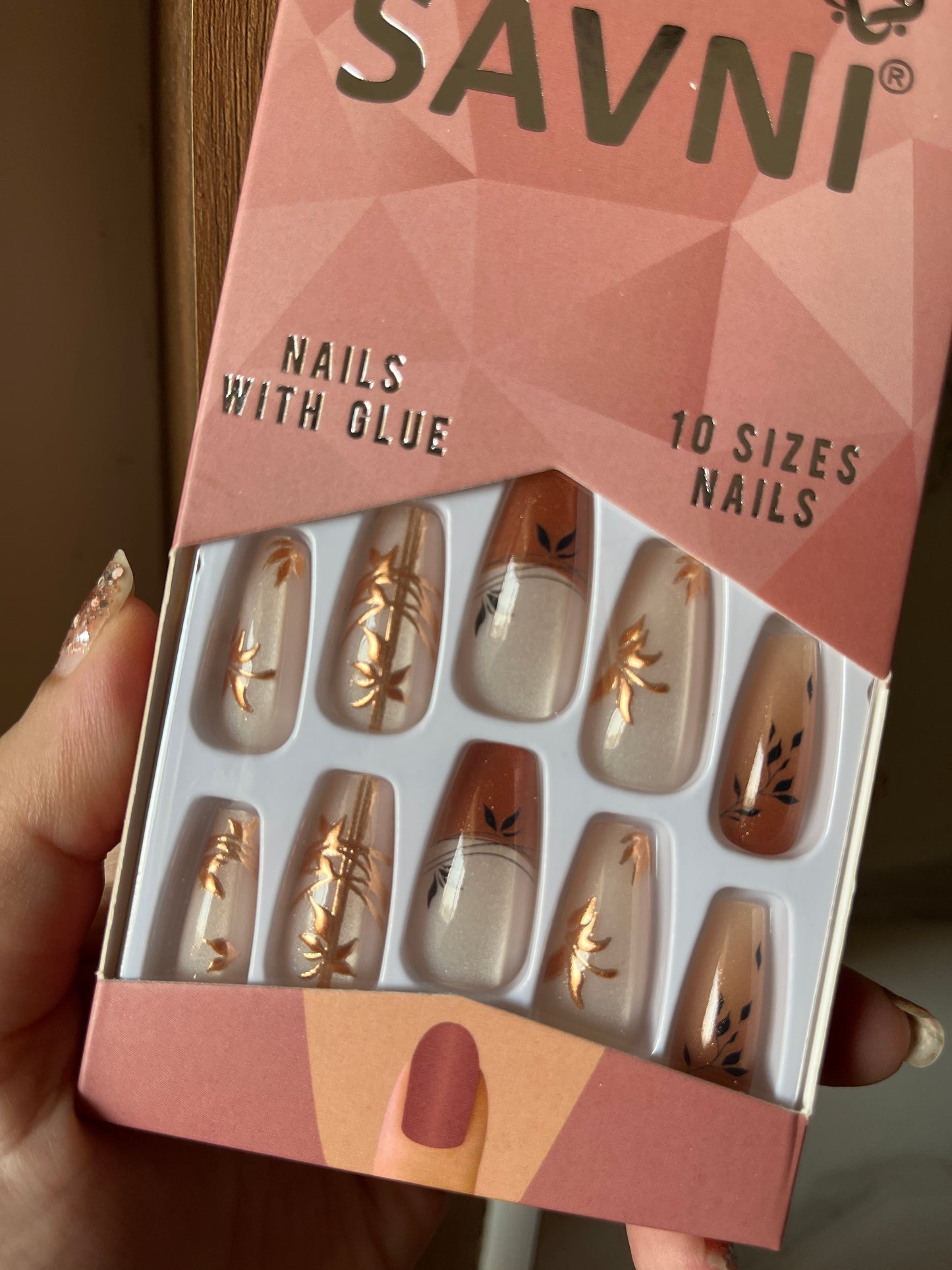 Brown cat eye nails