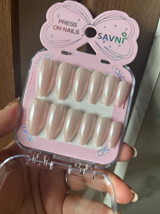 Light Nude cat eye with extra shine