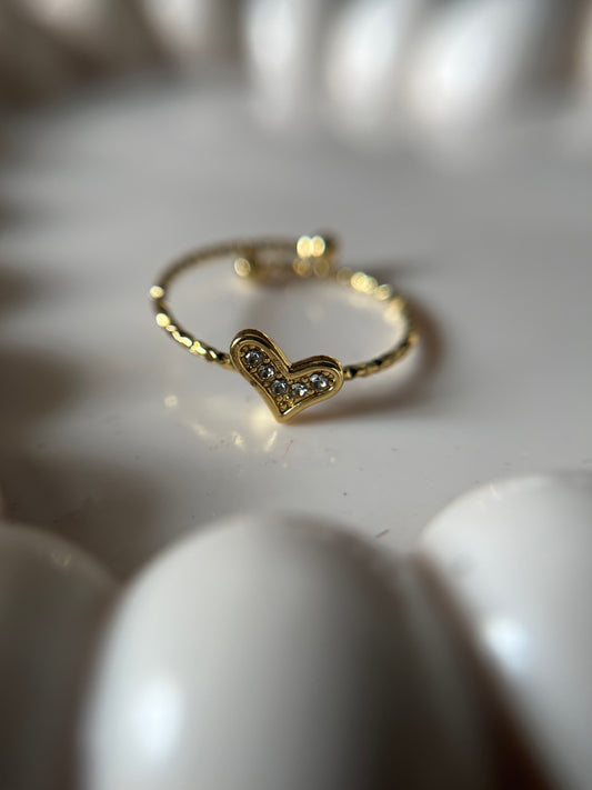 Minimal Heart Ring