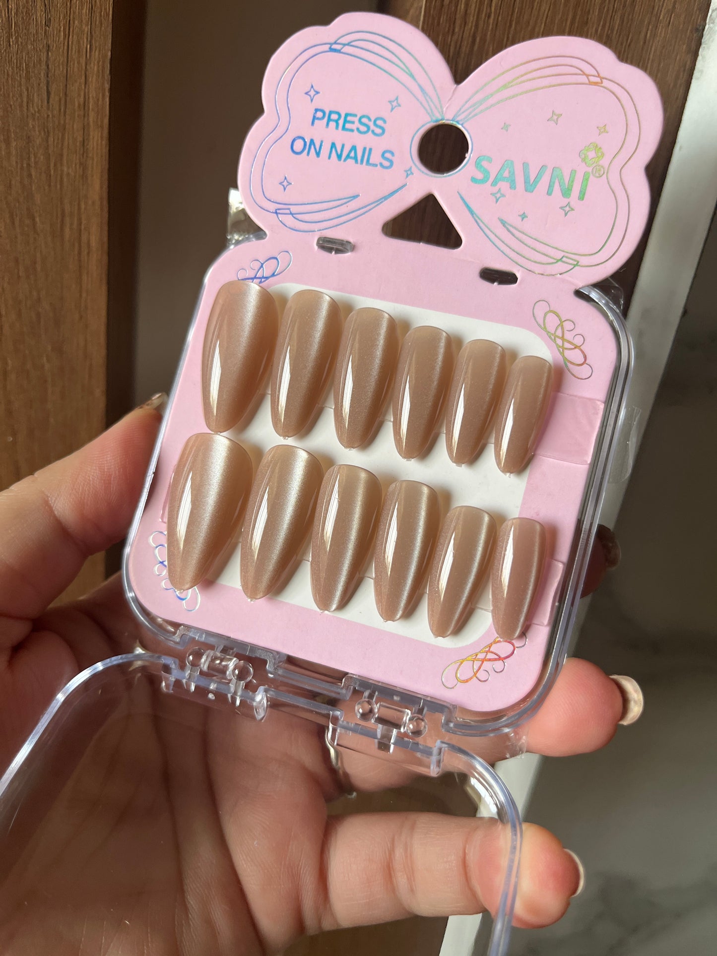 Dark nude cat eye nails