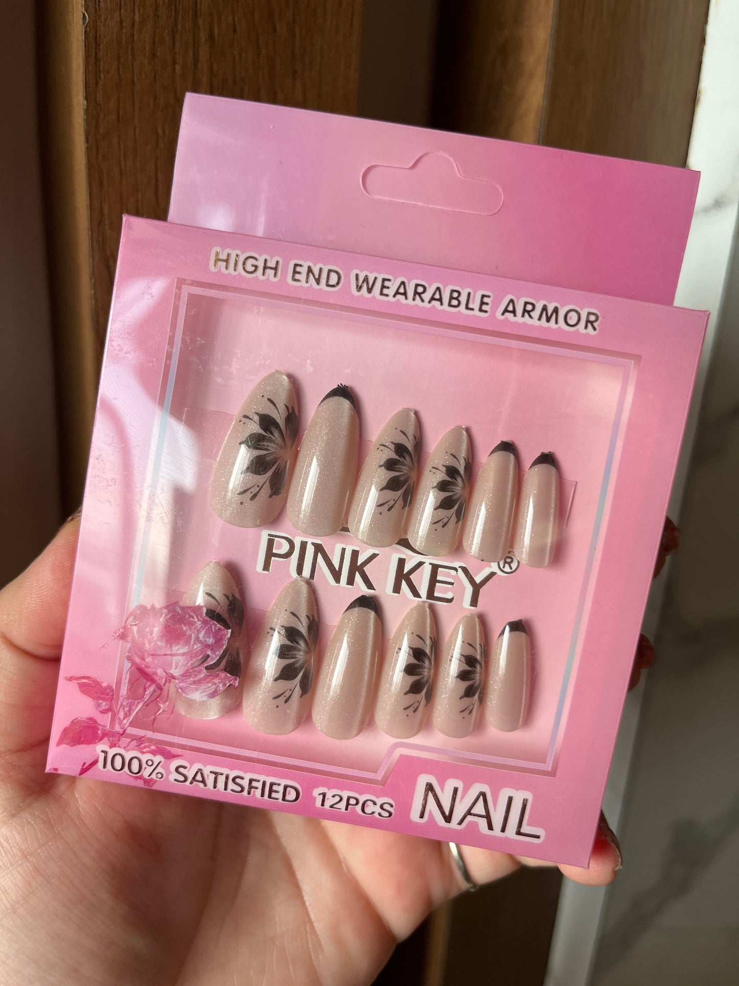 Peach cat eye flower