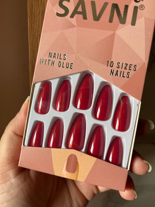 Red gloss nails with tabs