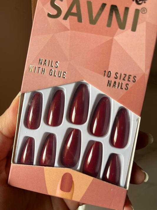 Dark maroon gloss nails with tabs