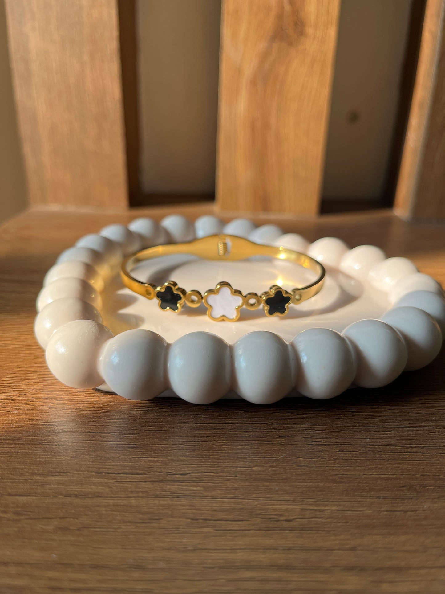 Black white flower bracelet