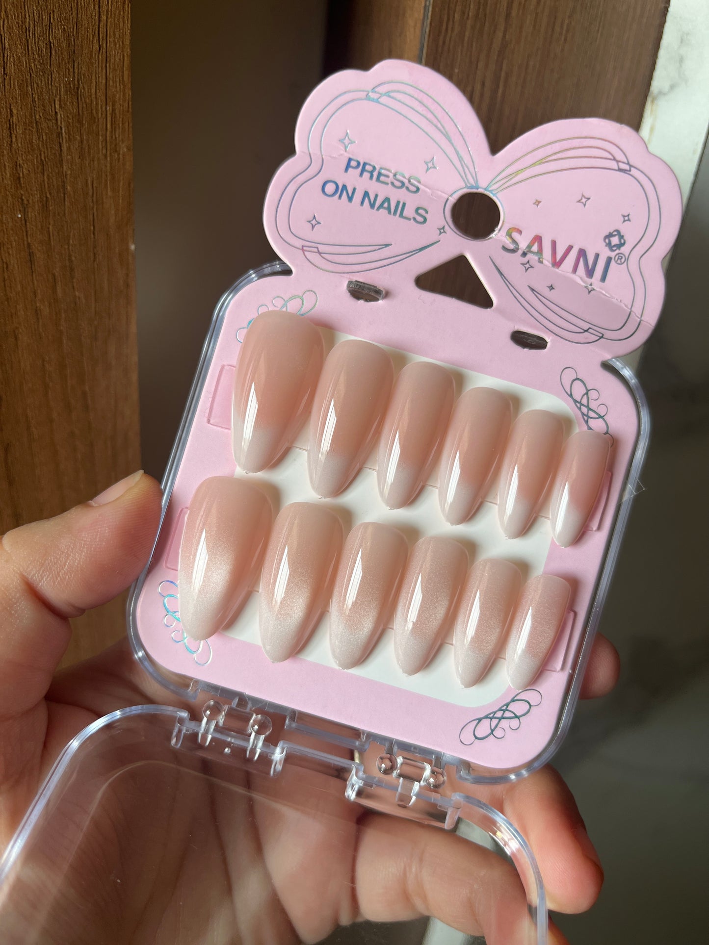 Natural 01 ombre cat eye nails