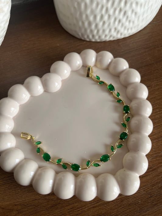 Green tulip vine bracelet