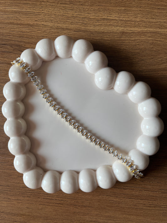 Gold medium tennis bracelet