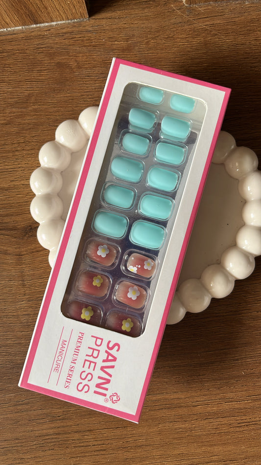 Blue: 24 nails in a box - High Quality Nails