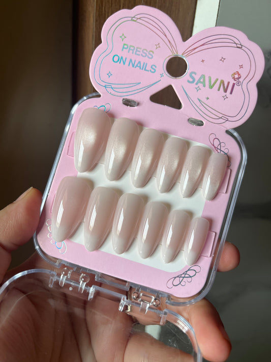Fair 01 ombre cat eye nails