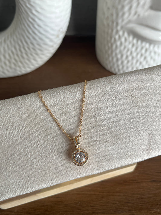 Round solitaire pendant