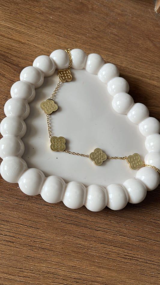Clover Charm - Gold Chain Bracelet