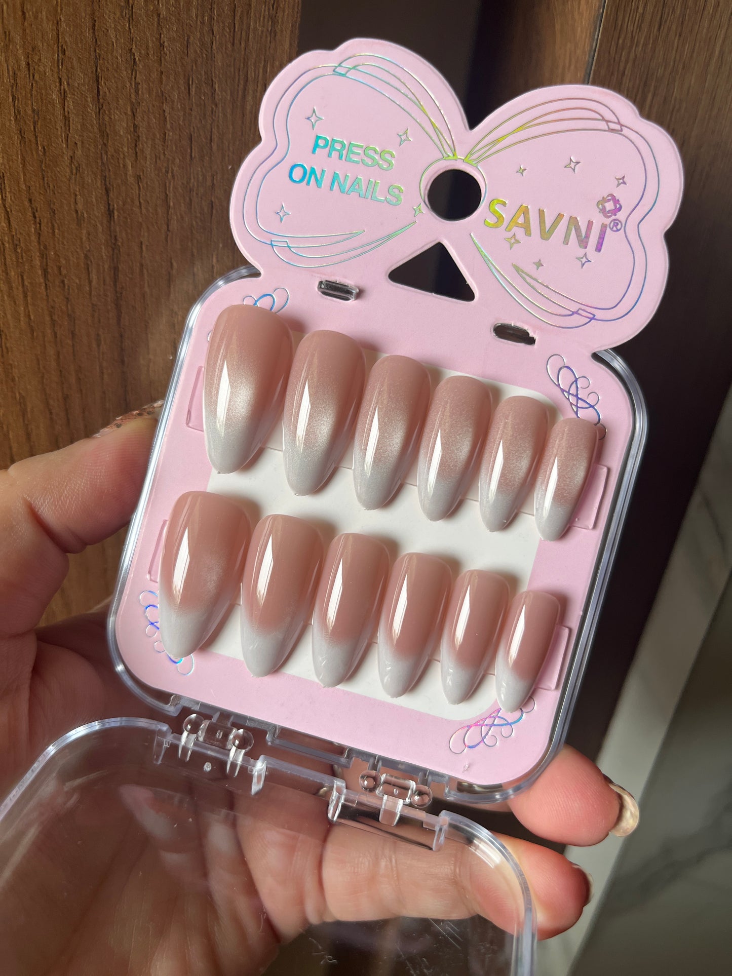 Nude ombre cat eye nails